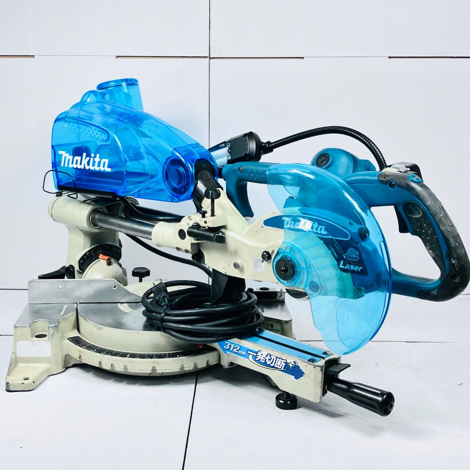 【新でん】 マキタ 190mmスライド丸ノコ LS0716FL 【中古】 中古品♪マキタ makita 190mm卓上スライドマルノコ LS0716FL 動作快調