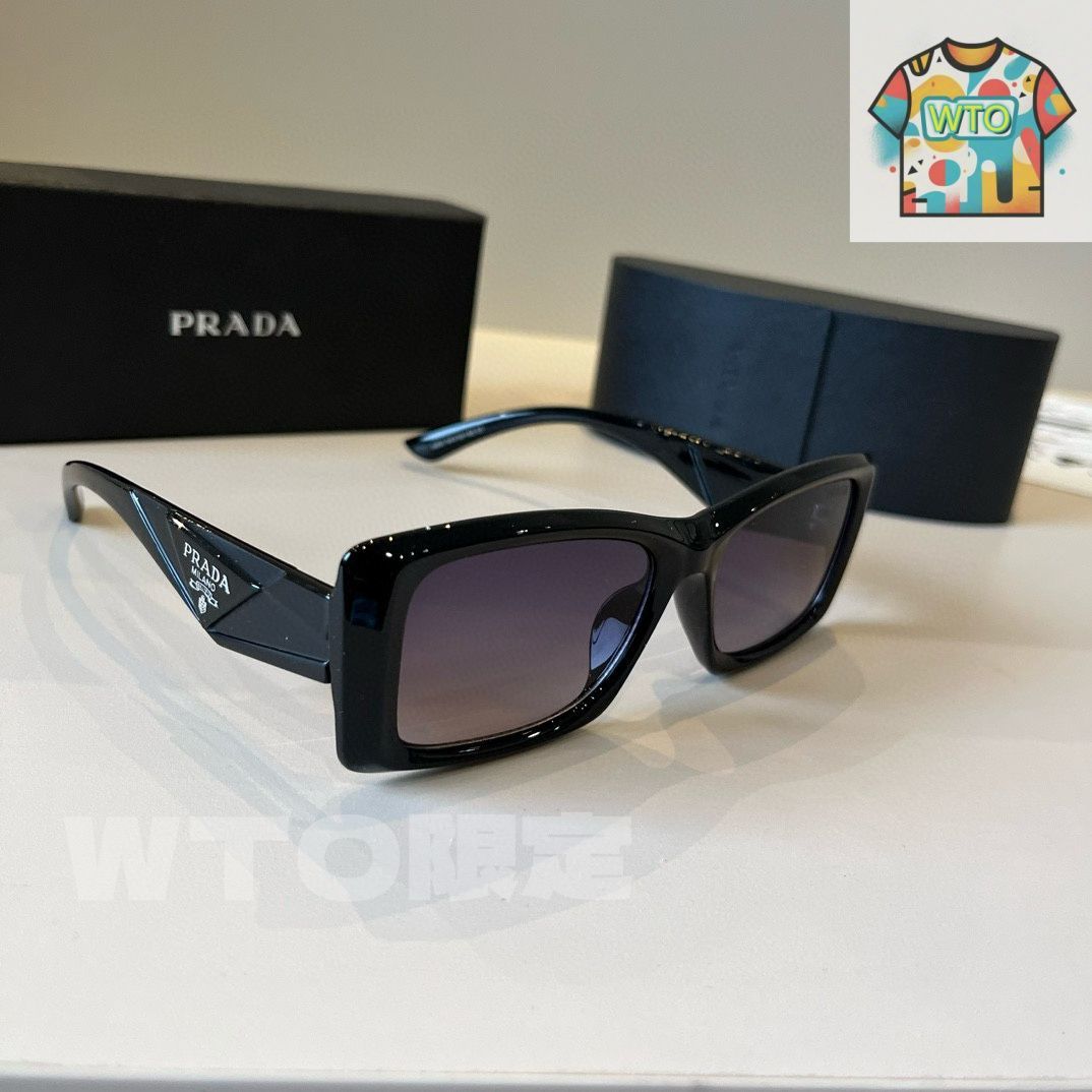 【送料,関税込】PRADA サングラス PRA09S Prada PR 09ZS M (54 - 18) with Grey lenses and Black frame