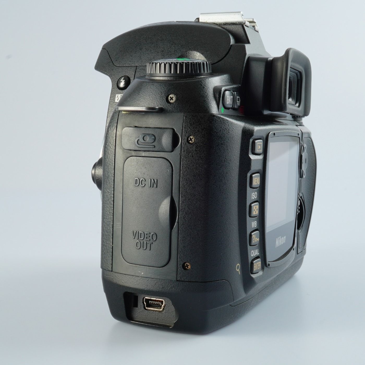 Nikon ニコン D70s + AF‑S DX Zoom Nikkor 18‑55mm F/3.5‑5.6 G ED