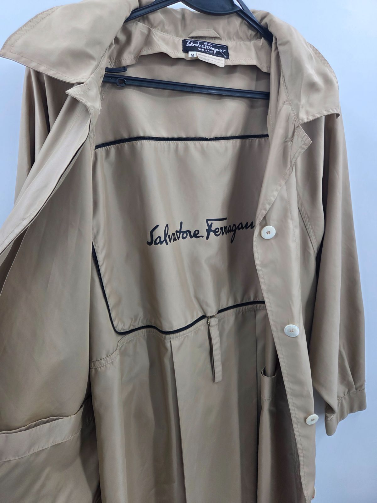 ✨美品✨　サルヴァトーレ　フェラガモ　ステンカラーコート　ベージュ　サイズ52 Salvatore Ferragamo フェラガモ Mサイズ トレンチコート