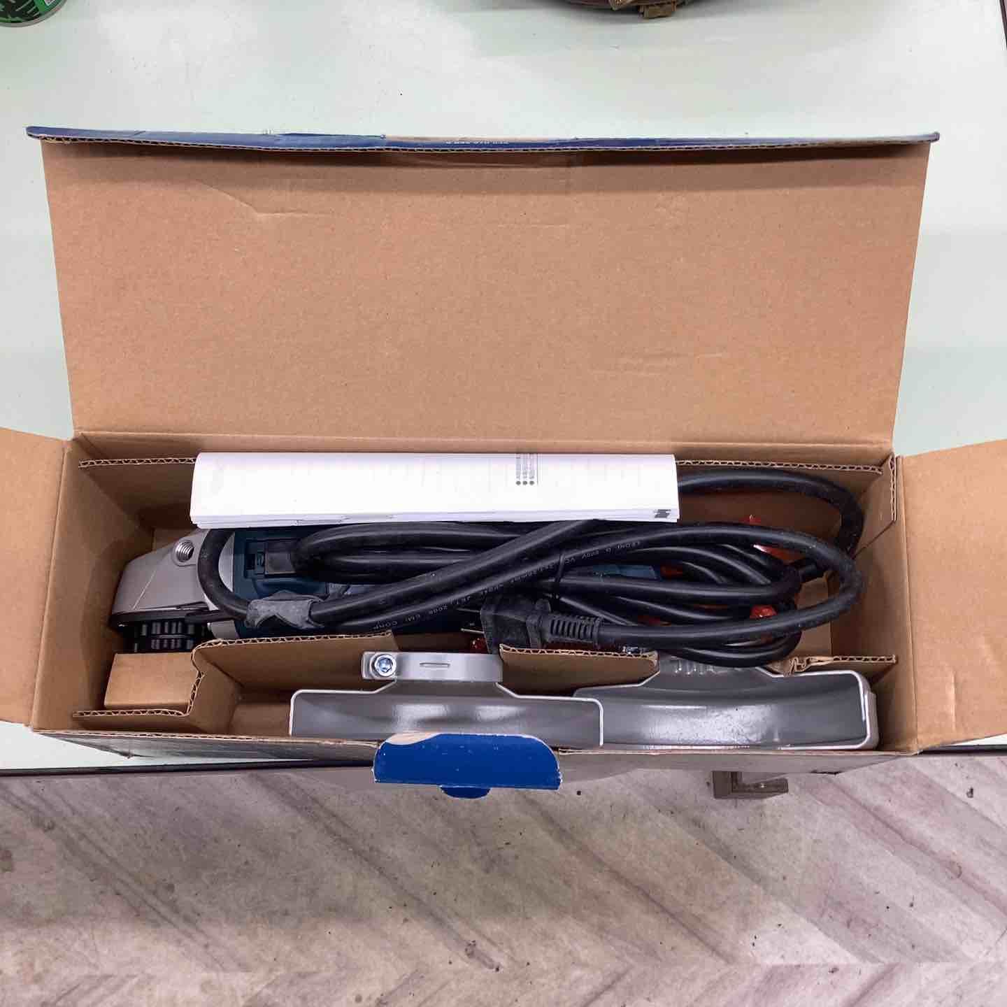 BOSCH 電子ディスクグラインダ GWS8-125 越谷店