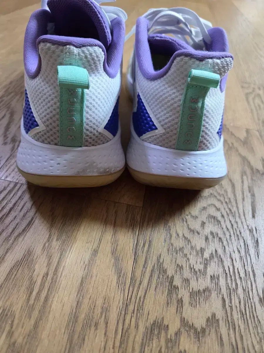 アディダス テニスシューズ