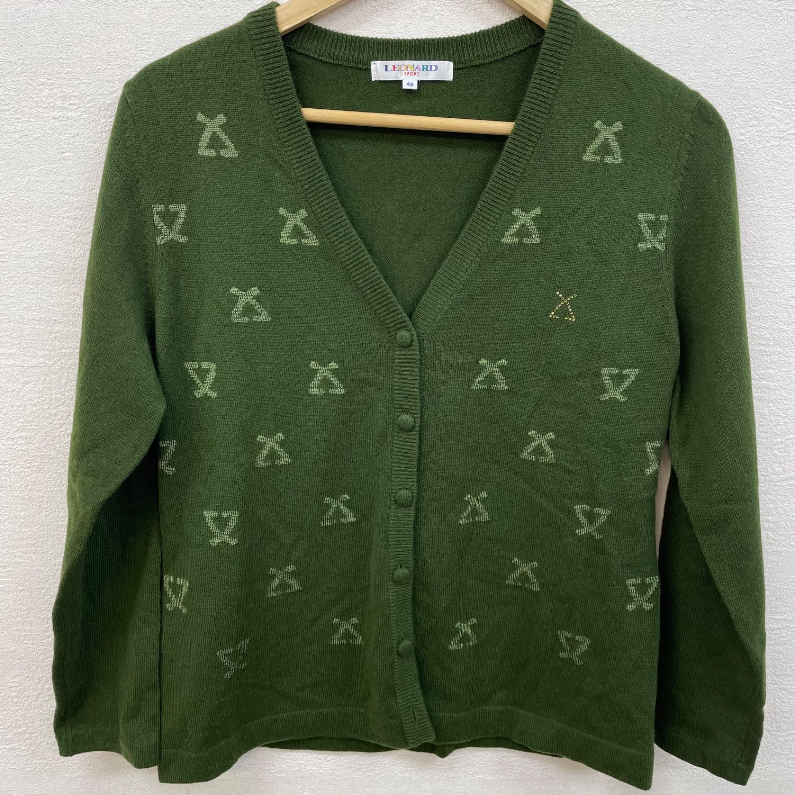 美品✨近年 レオナール ニットカーディガン カシミヤ混 ラインストーン 40 美品 LEONARD SPORT レオナール カーディガン カシミヤ 緑 ライン