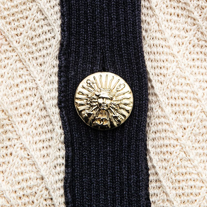 CHANEL シャネル カーディガン バイカラー ニット - メルカリ CHANEL シャネル カーディガン バイカラー ニット - メルカリ