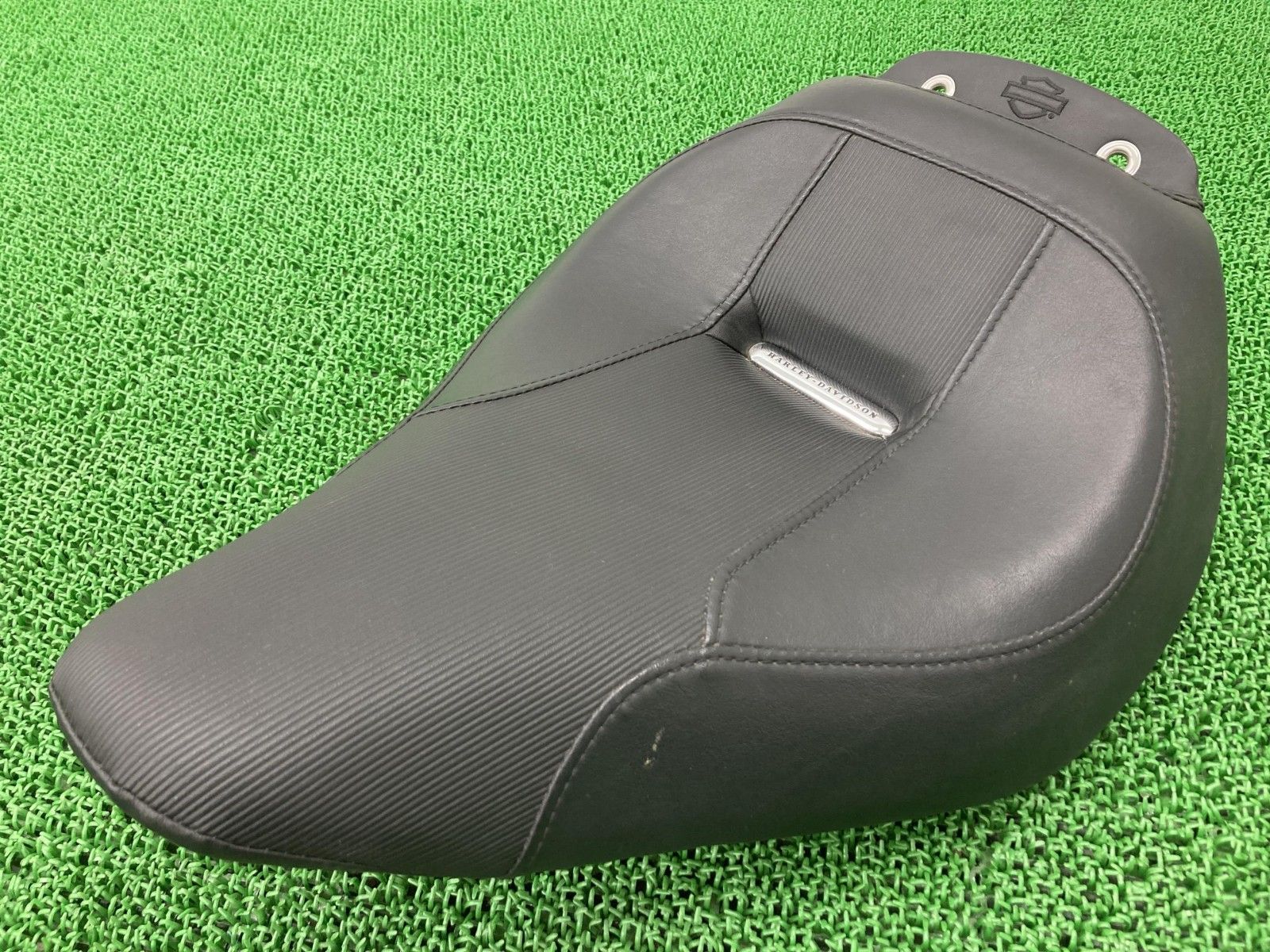 FXSB1580 シート 25361 ハーレー 純正 バイク 部品 ブレイクアウト 