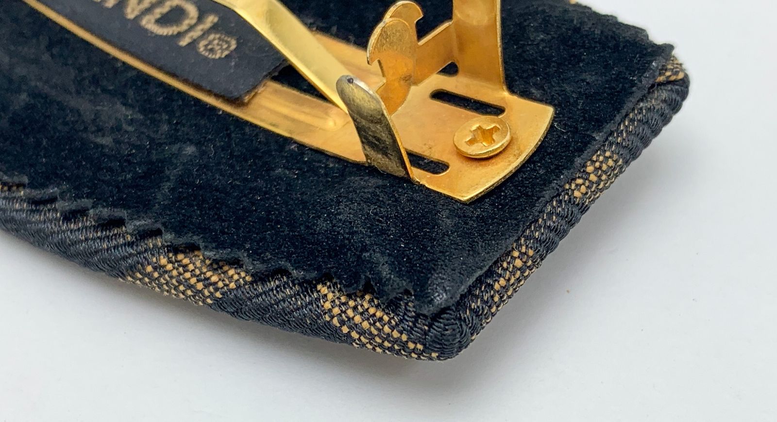 FENDI　フェンディ バレッタ ズッカ柄 ブラウン系 茶 ゴールド FENDI フェンディ ズッカ柄 ブラウン系 茶 バレッタ ヘア
