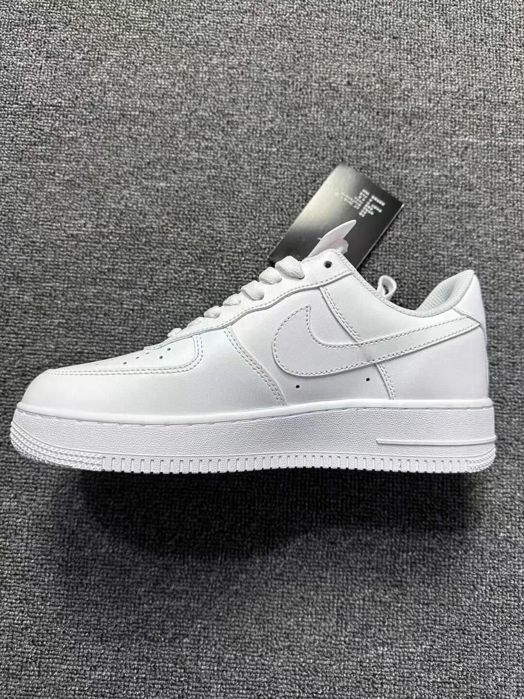 新品 NIKE AIR FORCE 1 '07 ナイキ エア フォース 1 '07 メンズ スニーカー ローカット WHITE/WHITE ホワイト 白 CW2288-111 男女兼用