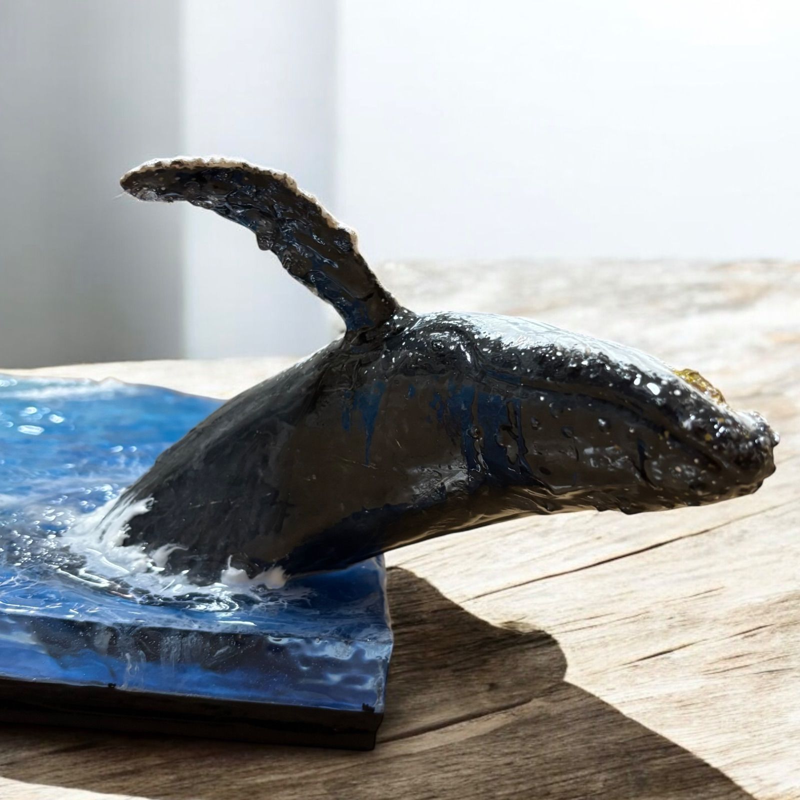 大人気❣️海レジンアート　オーシャンアート　ザトウクジラ　海の癒し　ラスト一点 傾斜厚盛りボード ザトウクジラ> 超立体 沖縄の海 レジンアート