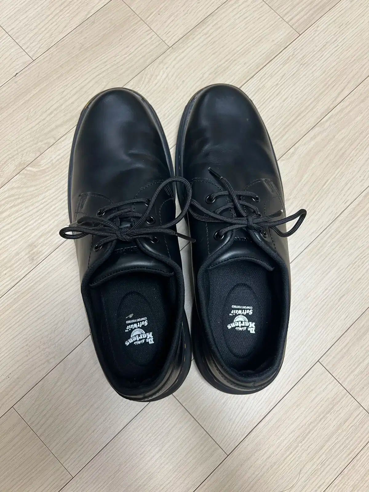 DR. MARTENS