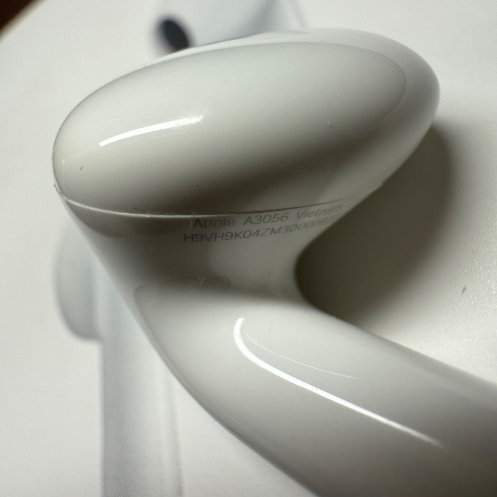 AirPods 第4世代 L片耳 左耳のみ イヤホン A3056 VCRB AirPods 第4世代 L片耳 左耳のみ イヤホン A3056｜Yahoo!フリマ