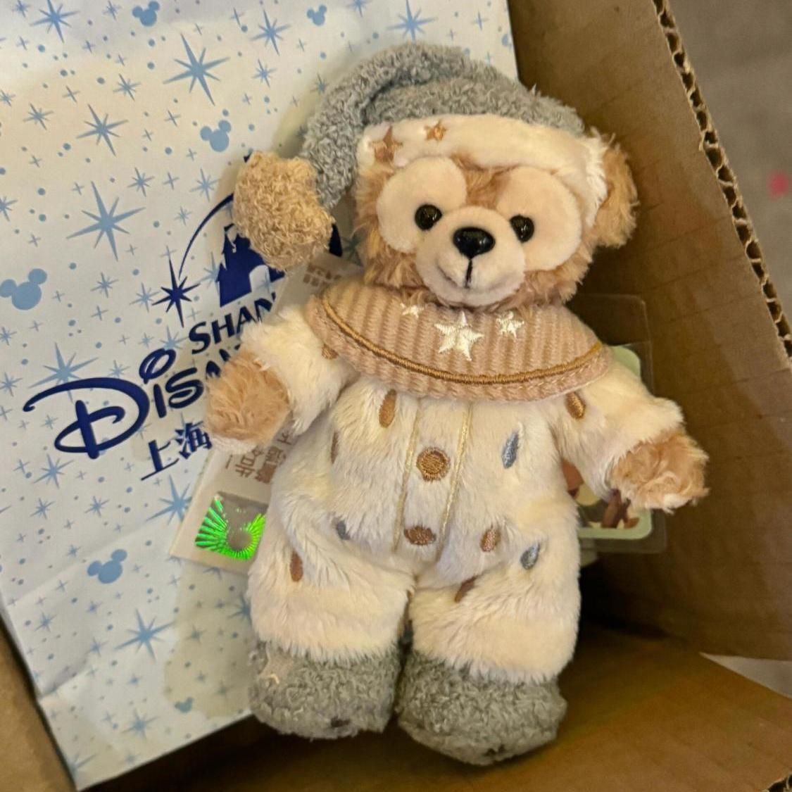 上海ディズニー　ダッフィー バースデー　ぬいぐるみキーホルダー　キーチェーン お誕生日 ダッフィー ぬいぐるみキーチェーン❘上海ディズニー