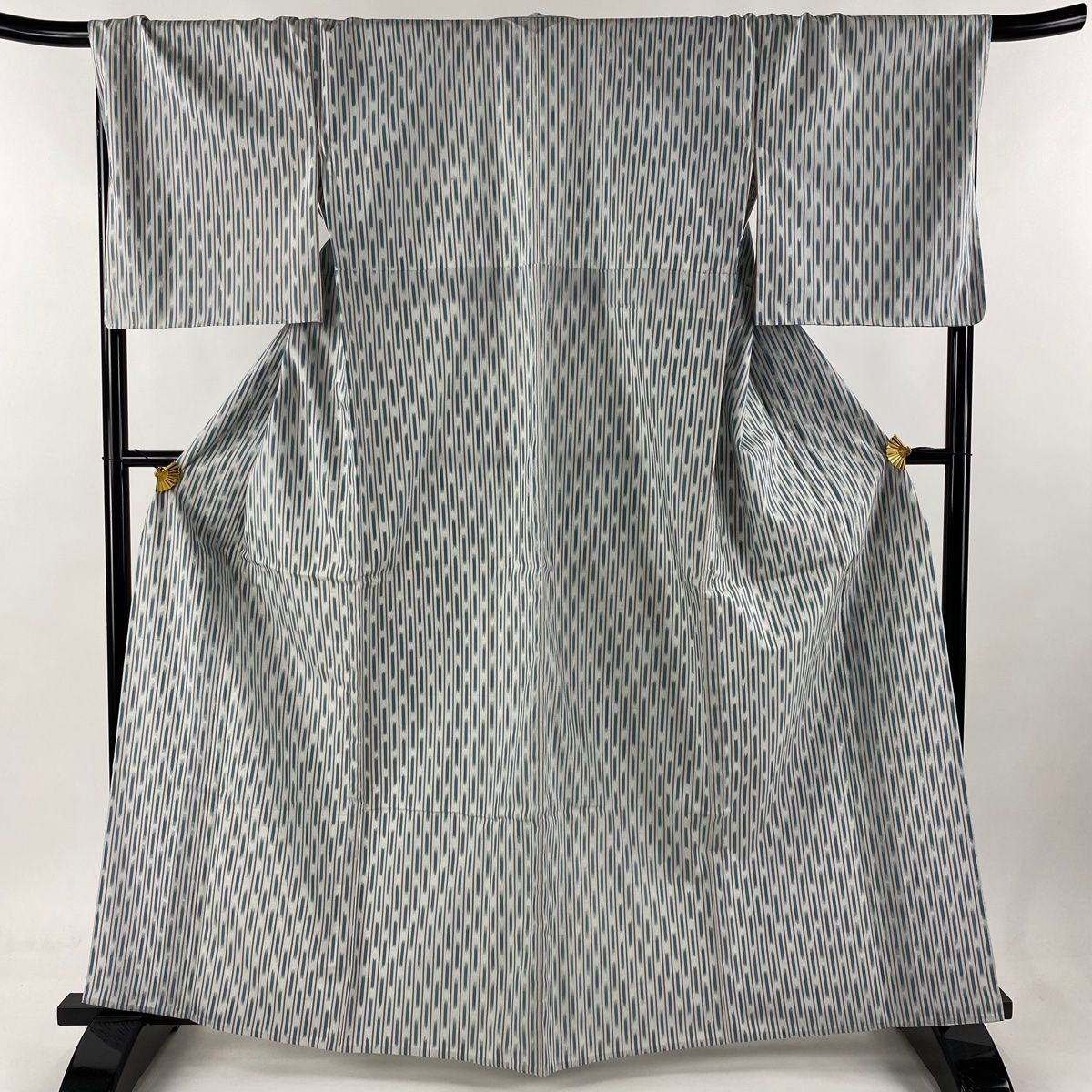 紬 身丈163cm 裄丈70cm L 単衣 やまと 縞 絣 灰色 正絹 秀品
