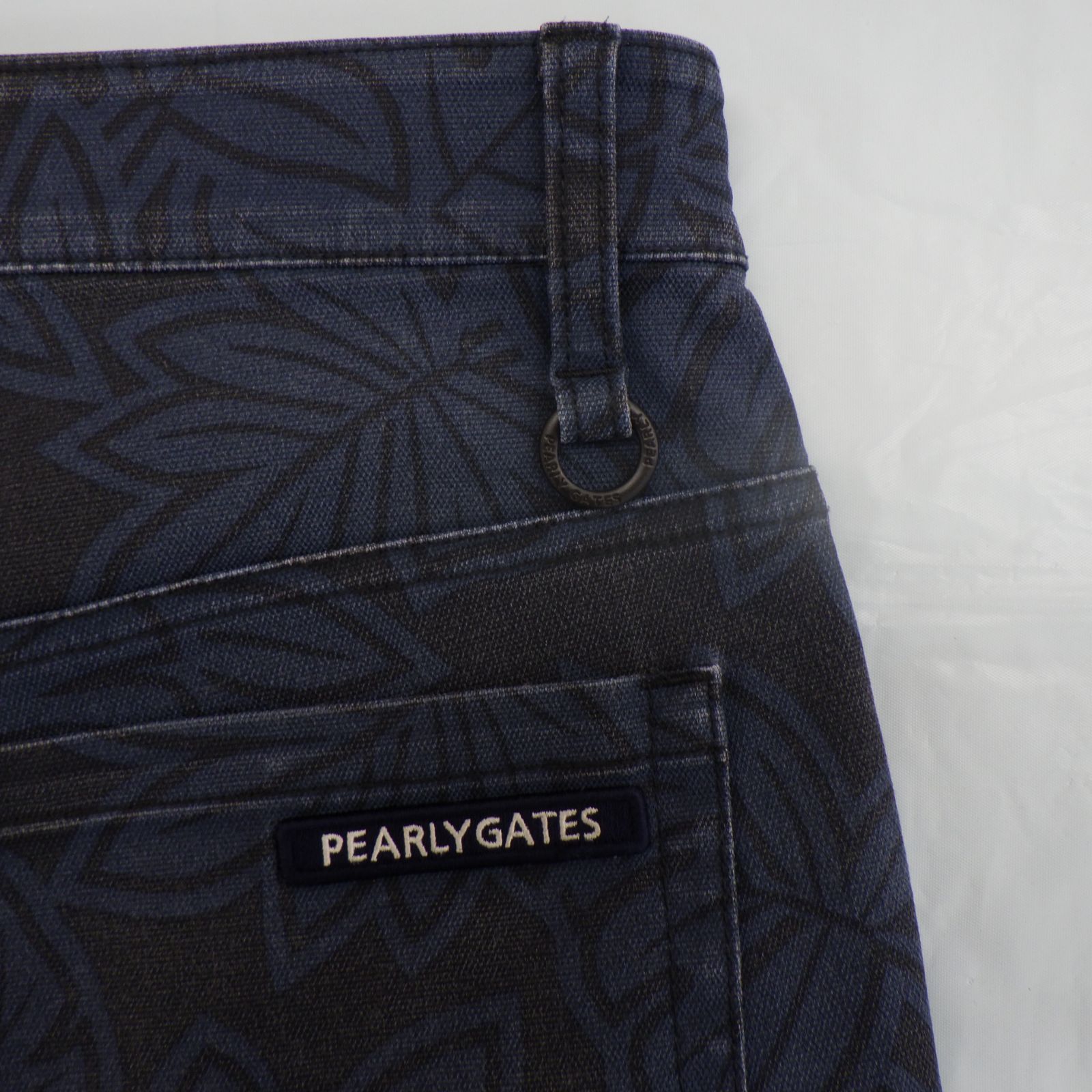 PEARLYGATES ハーフパンツ ネイビー Mサイズ PEARLY GATES(パーリーゲイツ) ナイロンハーフパンツ 白ネイビー