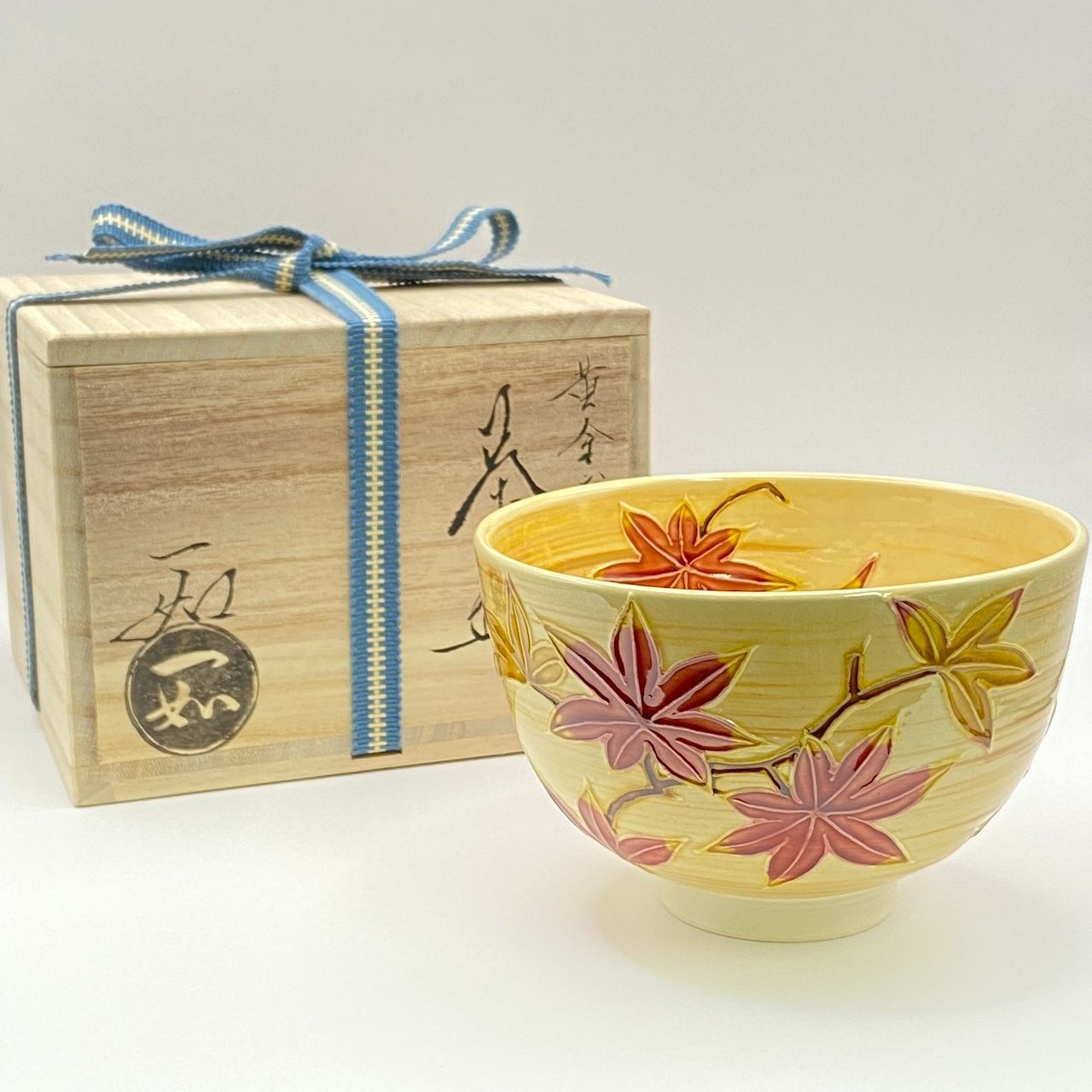 送料込【逢絢亭・新品】茶道具 筒茶碗 京焼 白玉椿の図 水