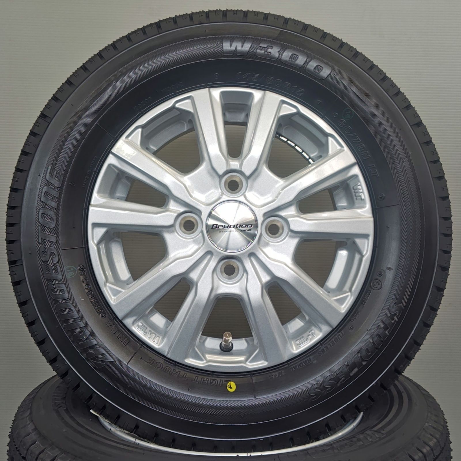 軽貨物用12インチ スタッドレスタイヤセット N-VAN NV100クリッパー ハイゼットカーゴ