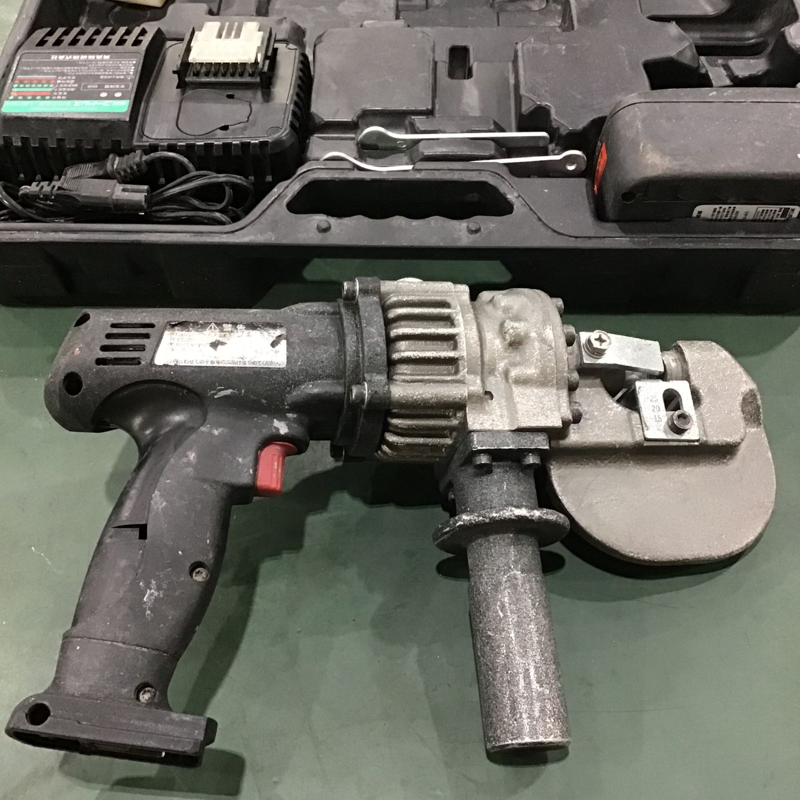 未使用品 育良精機 コードレスパンチャー IS-MP15LX 単動式 イクラ