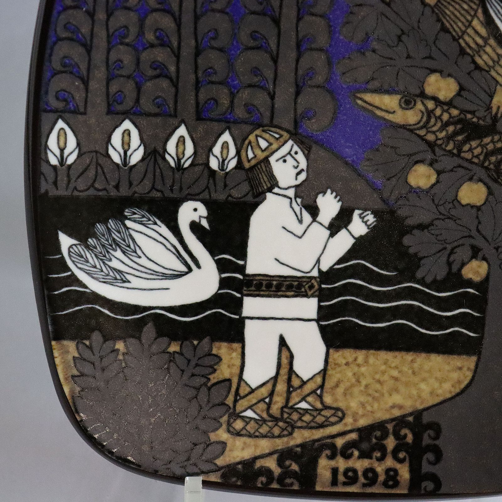 イヤープレート