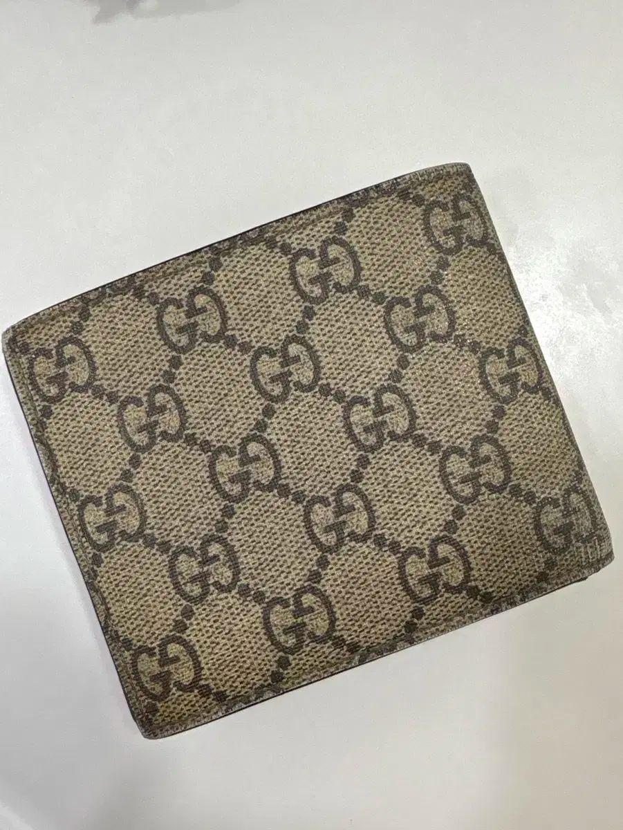 GUCCI グッチ GG Supreme シュプリーム みつばち 二つ折り財布