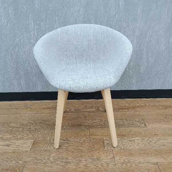 OKAMURA オカムラ ミーティングチェア DUNA02 デュナ02 L4933E-9577 2025年製 ライトグレー 会議用チェア ミーティングチェア スタッキング