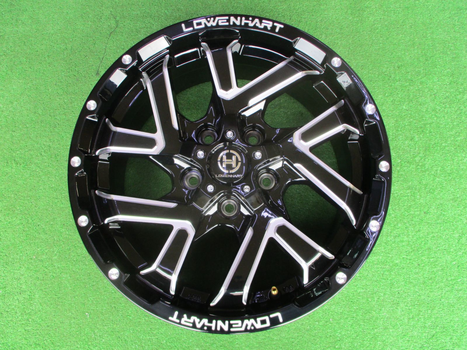 共豊 レーベンハートGXL206 デリカD5など 7.0J-16インチ 5H114.3 38 4本セット 展示♥品の為程度良好です