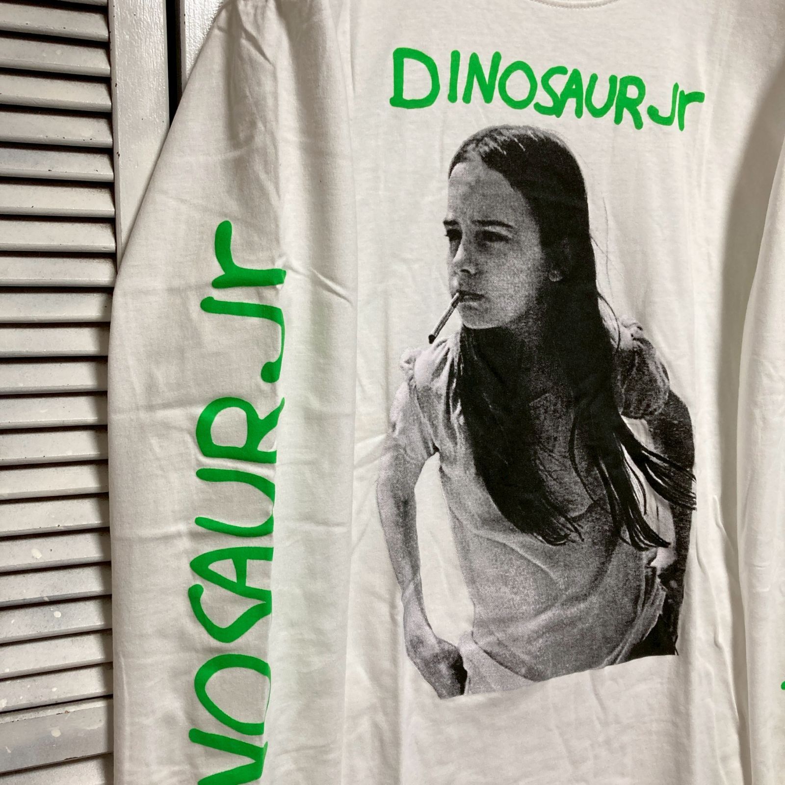 ⭐︎ ダイナソージュニア DINOSAUR Jr 女の子 タバコ 煙草 白 バンド 