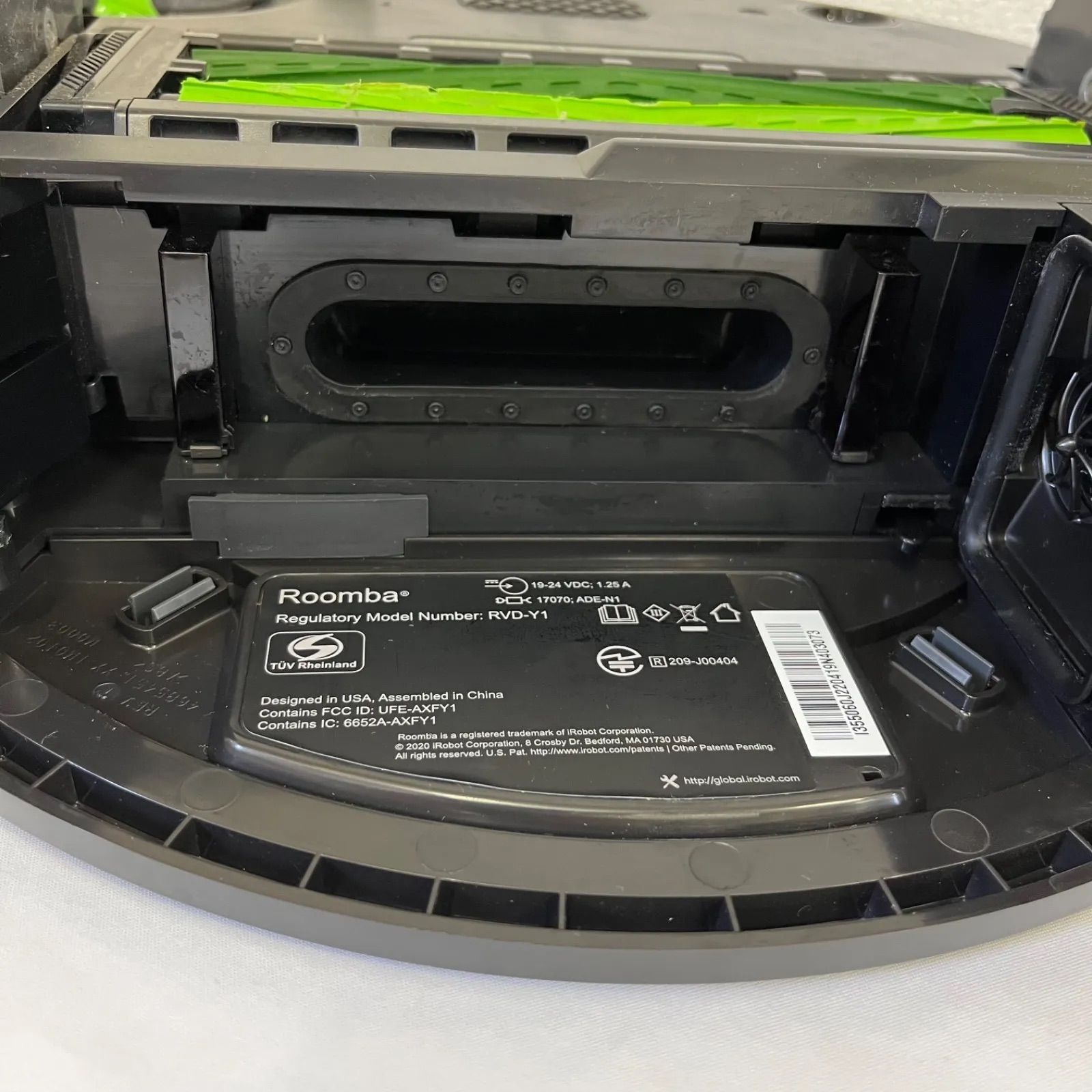 iRobot ルンバiRobot i3 RVD-Y1 クリーンベースAED-N1 iRobot ルンバiRobot i3 RVD-Y1 クリーンベースAED-N1