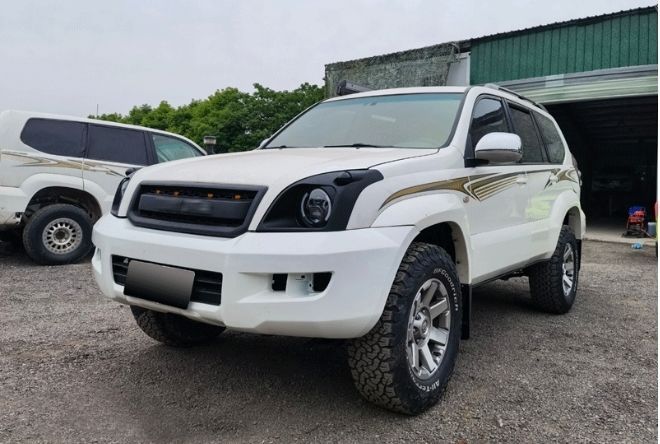 TOYOTAロゴ付きトヨタ ランドクルーザープラド 120系 2002 - 2009年 LED付き フロントグリル フロントガーニッシュ外装