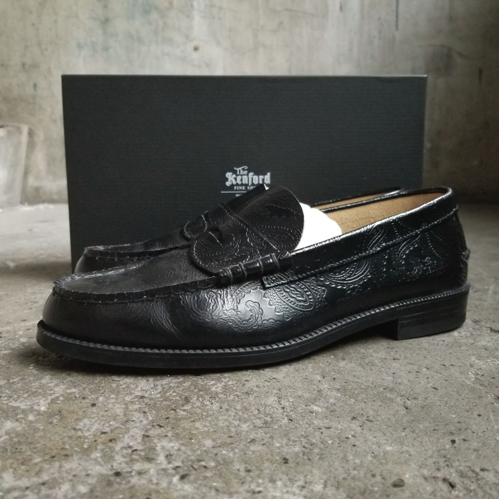 The Kenford FINESHOES EMBOSSED LOAFERS / BLACK PAISLEY 25.5