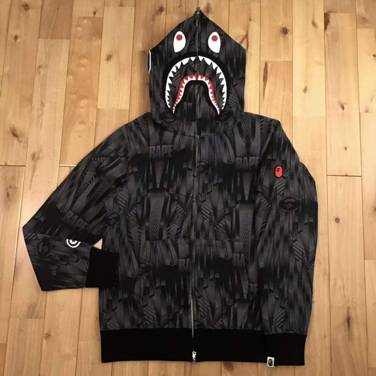 買い価格A BATHING APE SHARK モチーフ ナイロンジャケット ジャケット・アウター