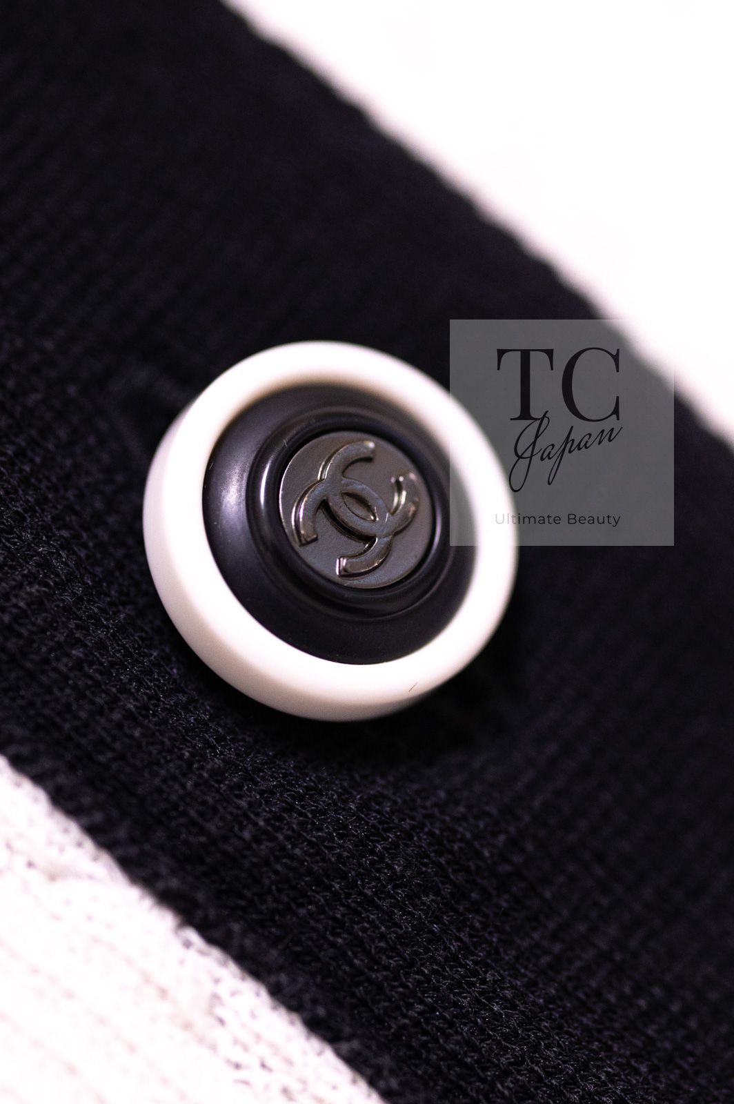 【最終お値下げ中‼️】CHANEL シャネル　半袖　開襟　ポロシャツ　ブラック 2025年最新】CHANEL レディース ポロシャツの人気アイテム