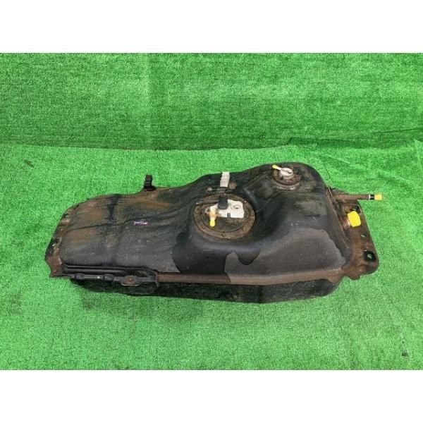 テリオスキッド J111G フューエルタンク 燃料タンク L 4WD 77001-87404 B64
