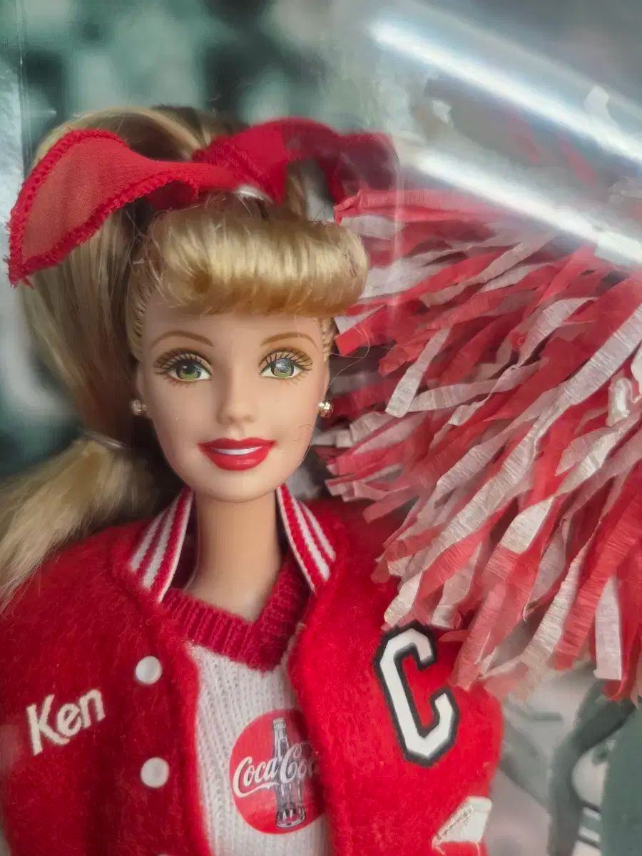 ★   バービー人形　コカコーラ　Barbie Doll   ★ Amazon.co.jp: コカ・コーラパーティーバービー人形 : おもちゃ