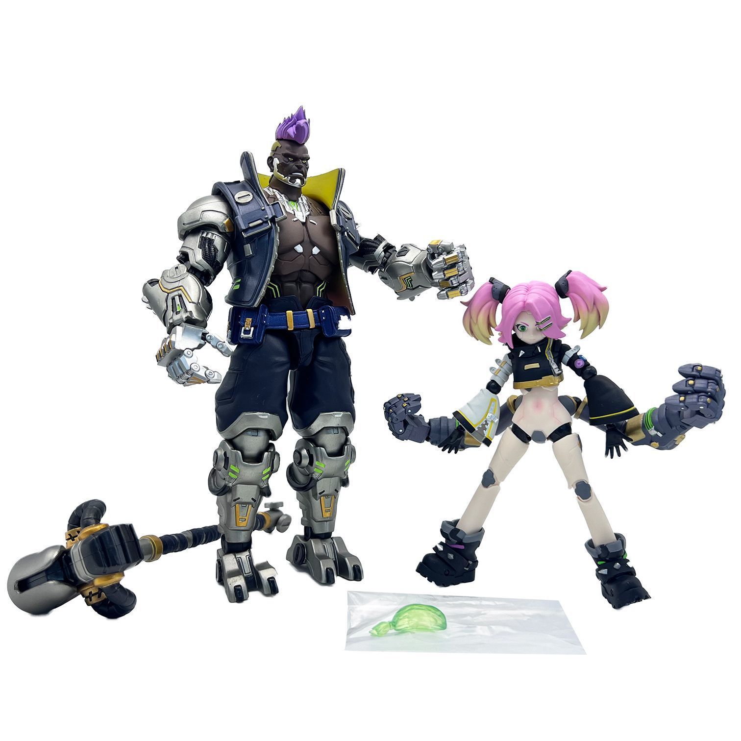 ❇️ケビンフランシス社「スージークーパー、フィギュア」350体限定品のうちの1体 日本初上陸！フィギュア「XOX KWEENIE(クィーニー)」を発売
