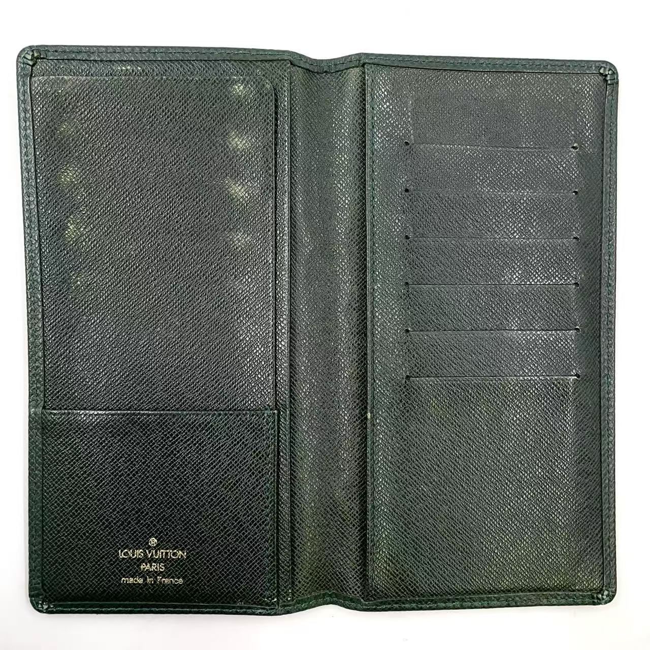 ルイヴィトン タイガ ポルトバルール エピセア グリーン 二つ折り 長財布 ルイヴィトン タイガ ポルトバルール エピセア グリーン 二つ折り 長