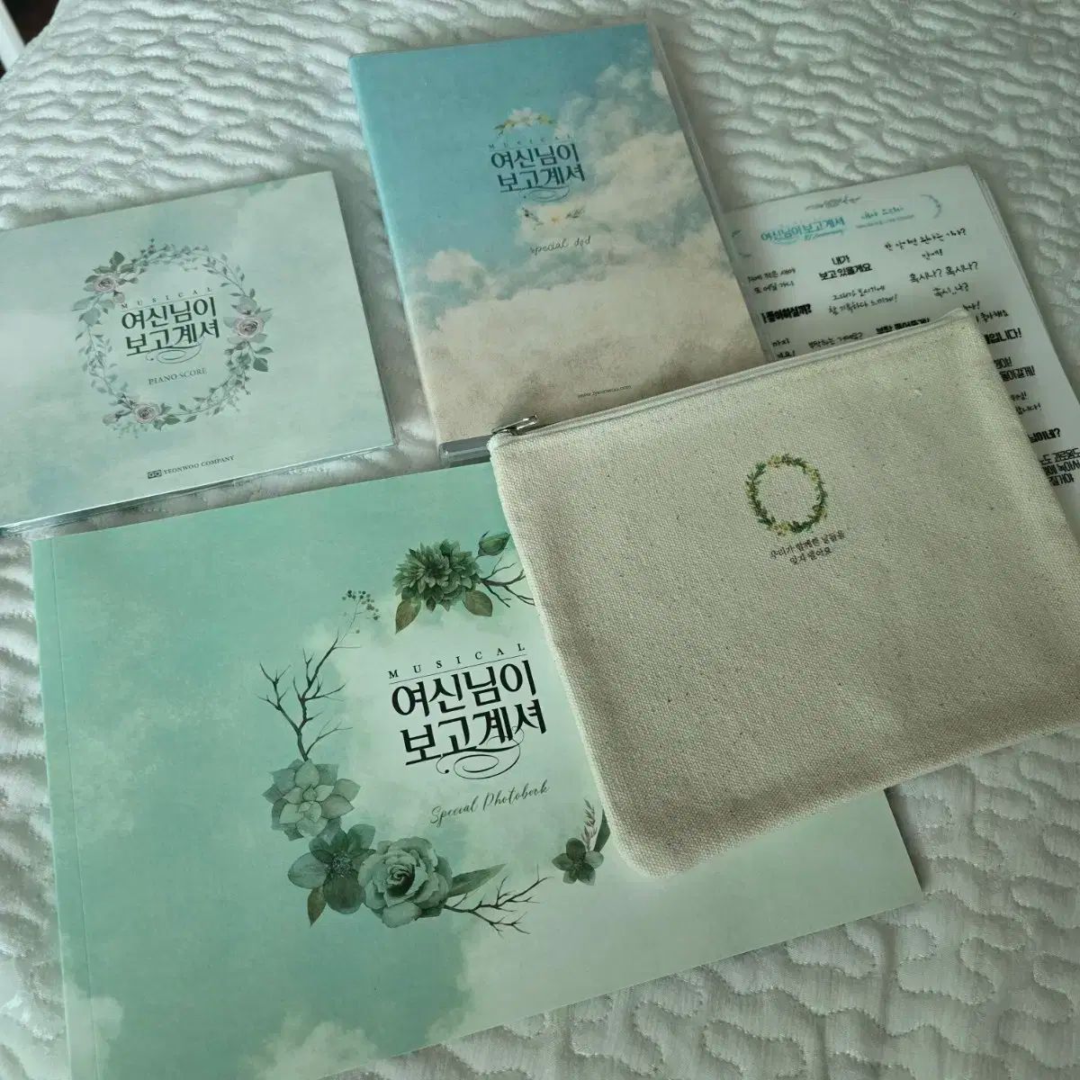 雷市場（ポンジャン）商品韓国直送】ザ・ゴッデス 私は見ている フォト