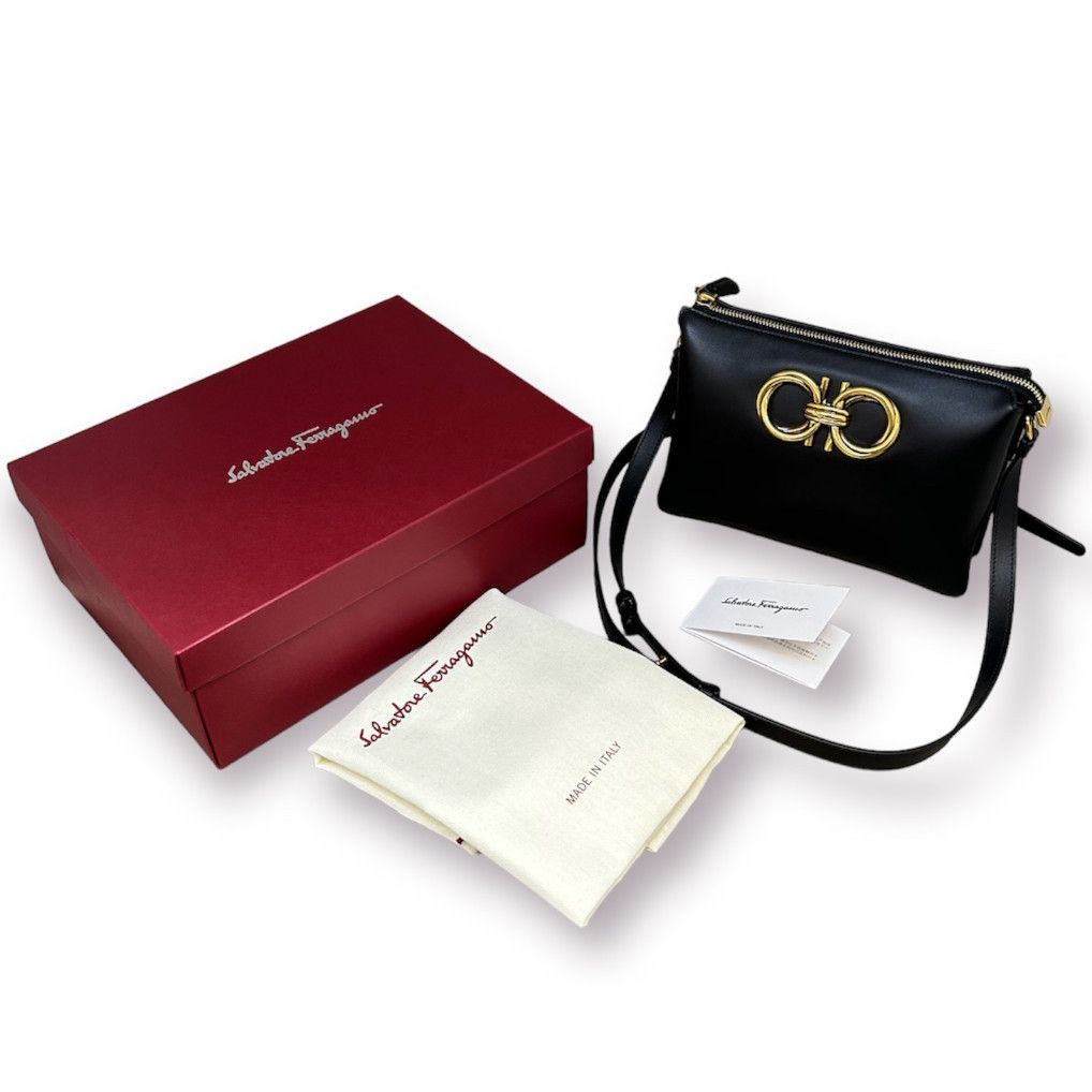 新品 Ferragamo ガンチーニ TRAPEZIO レザー ショルダーバッグ