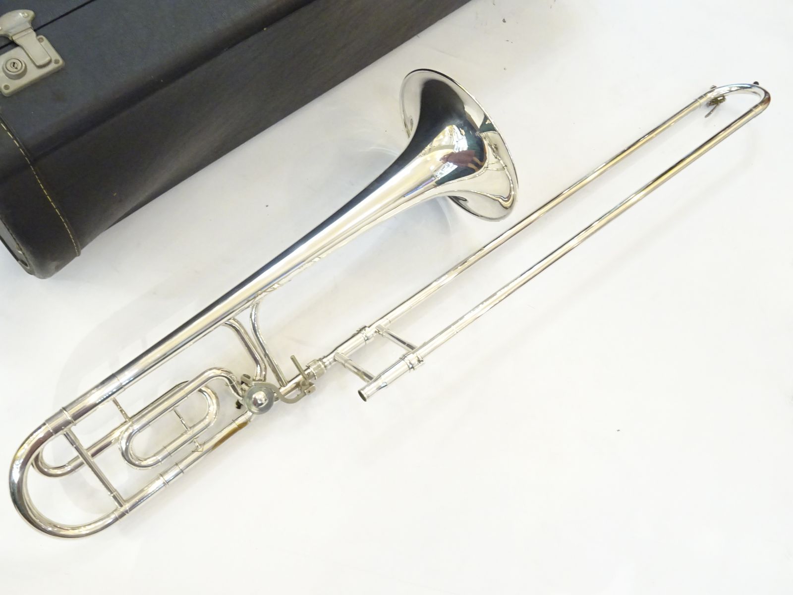 セール】 【C】KING 2104 テナーバストロンボーン キング シルバー