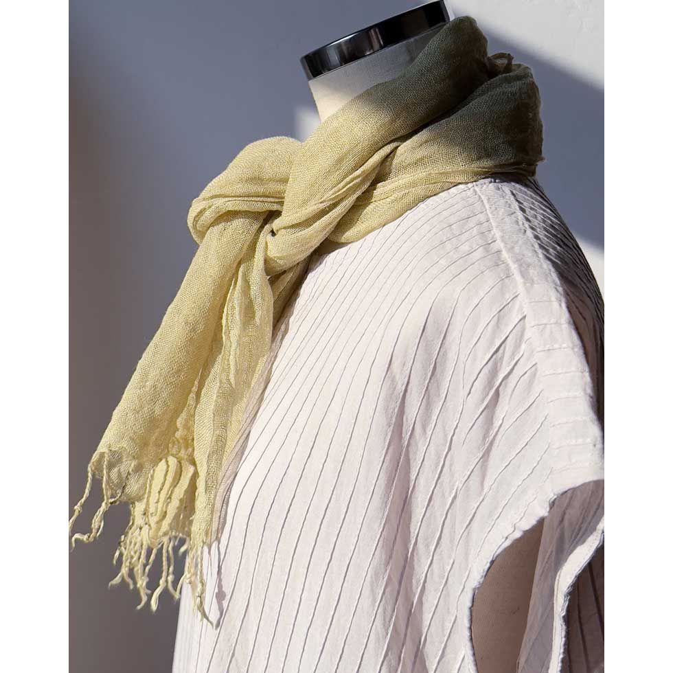 天女の羽衣　軽量美しいロングスカーフ　箱入りタグ付き　日本製　天池合繊 天女の羽衣 軽量美しいロングスカーフ 箱入りタグ付き新品未使用