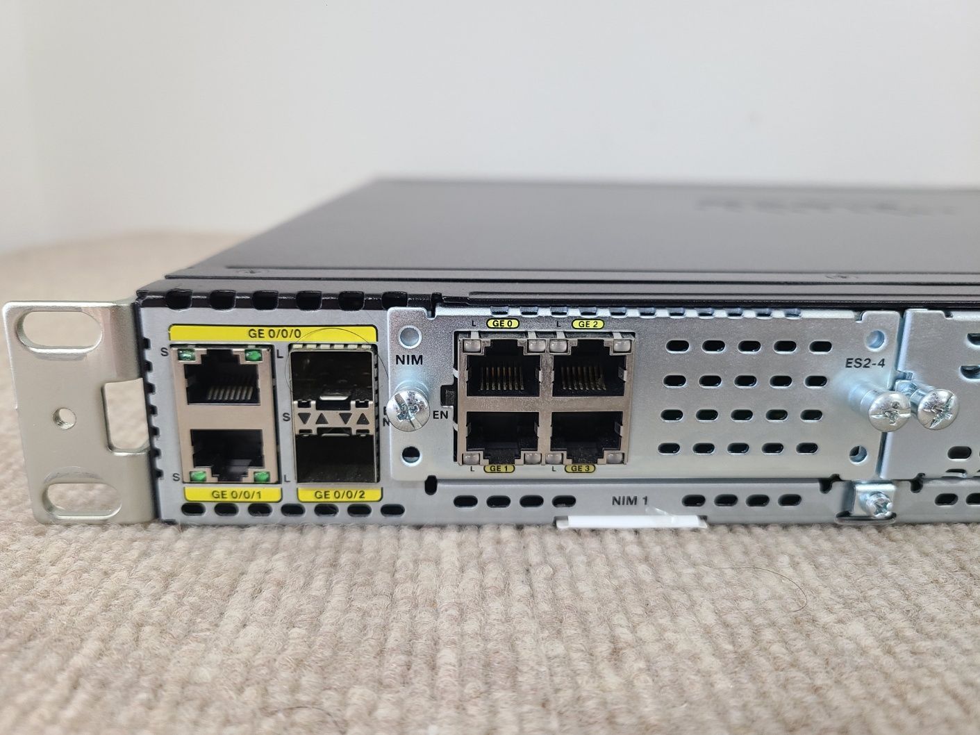 Cisco ISR4331/K9 NIM-ES2-4 4300Series サービス統合型ルータ 動作確認済 初期化済 [NW051] - メルカリ