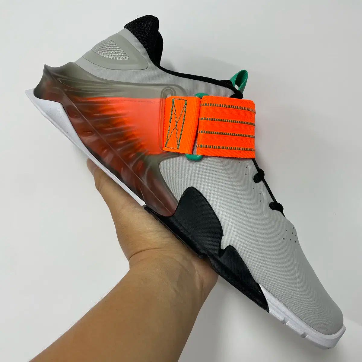 NIKE サバレオス　ウエイトリフティングシューズ NIKE Savaleos Black/Metallic Gold/Anthracite ナイキ