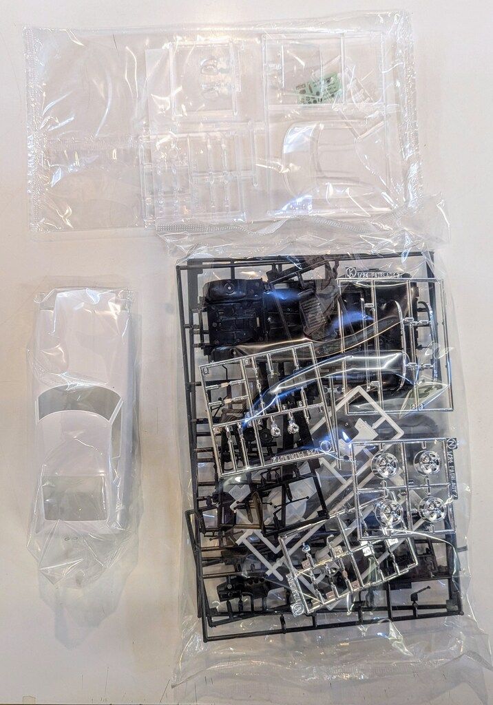 ハセガワ 1/24LIMITED EDITION ダットサン 240Z HLS30/1972 (左