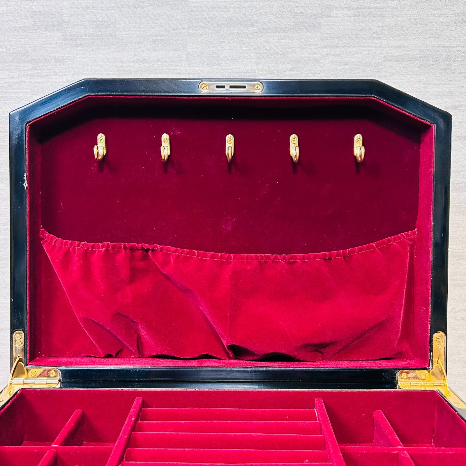 光沢仕上げ 大型 木製ジュエリーボックス 42cm NEXPOTALLINN_EU