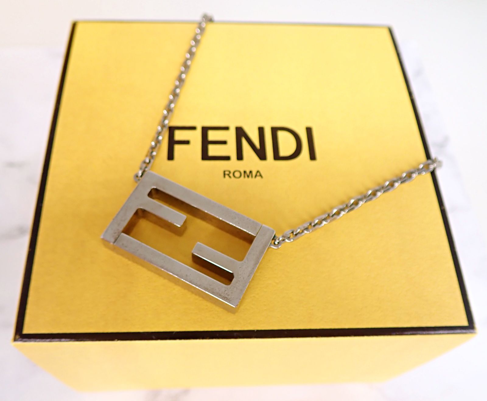 sora様専用 FENDI フェンディ FF チャーム&ネックレス ビッグロゴ