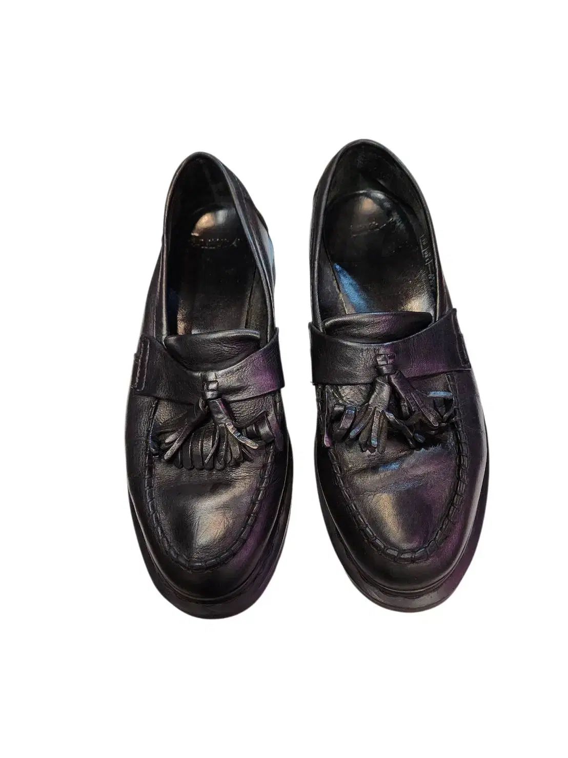 タッセル ローファー