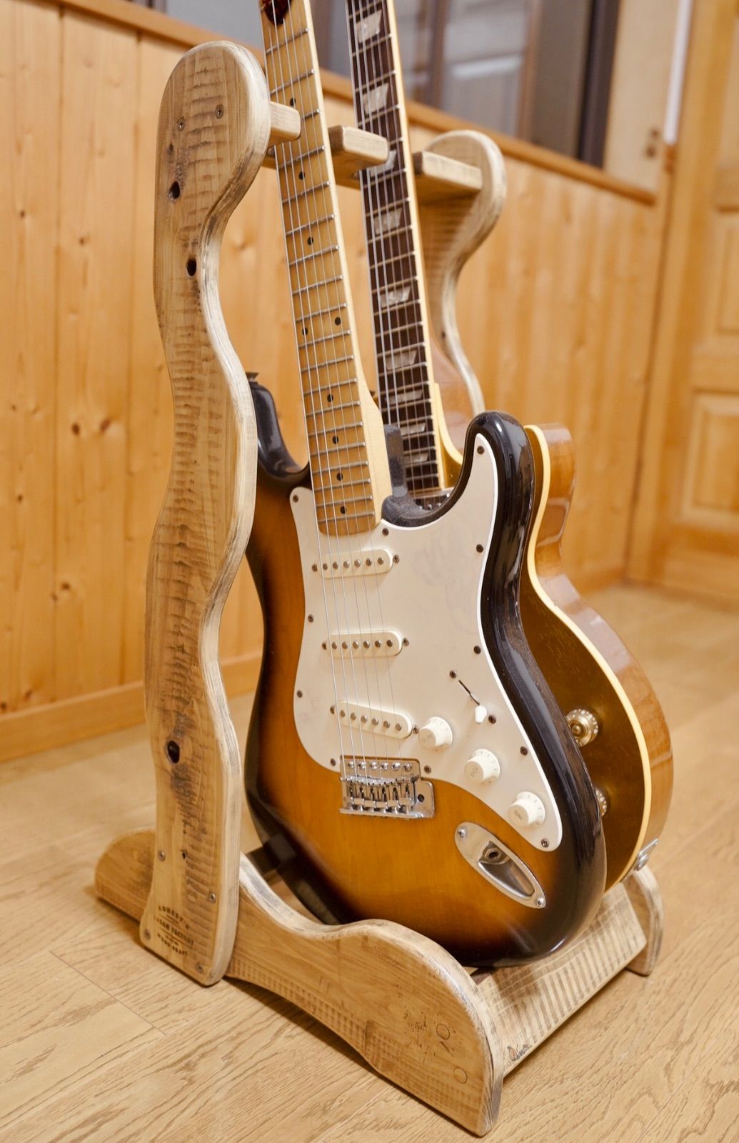 24時間以内に発送】手作り木工 木製ギタースタンド （古材） 6本掛け  