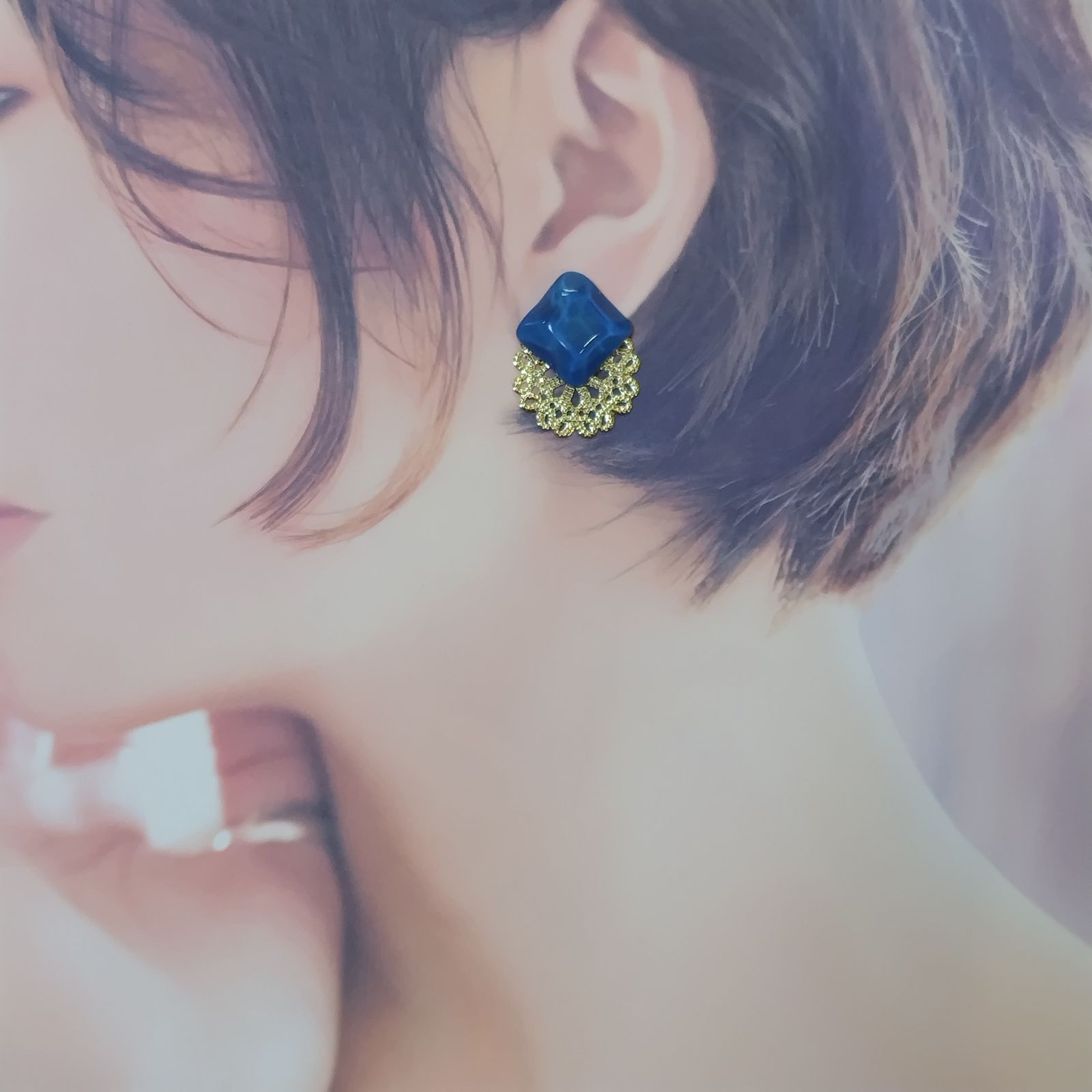 No.196 海面のようなブルーとゴールドプレートのピアス☆*ハンドメイド 