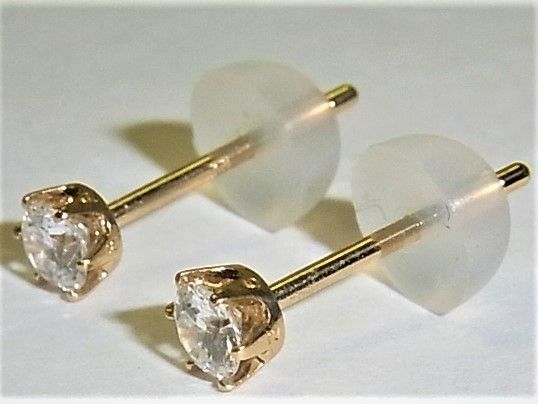 新品未使用K18 18金 スタッド ピアス ダイヤ0.139ct 0.126ct - メルカリ