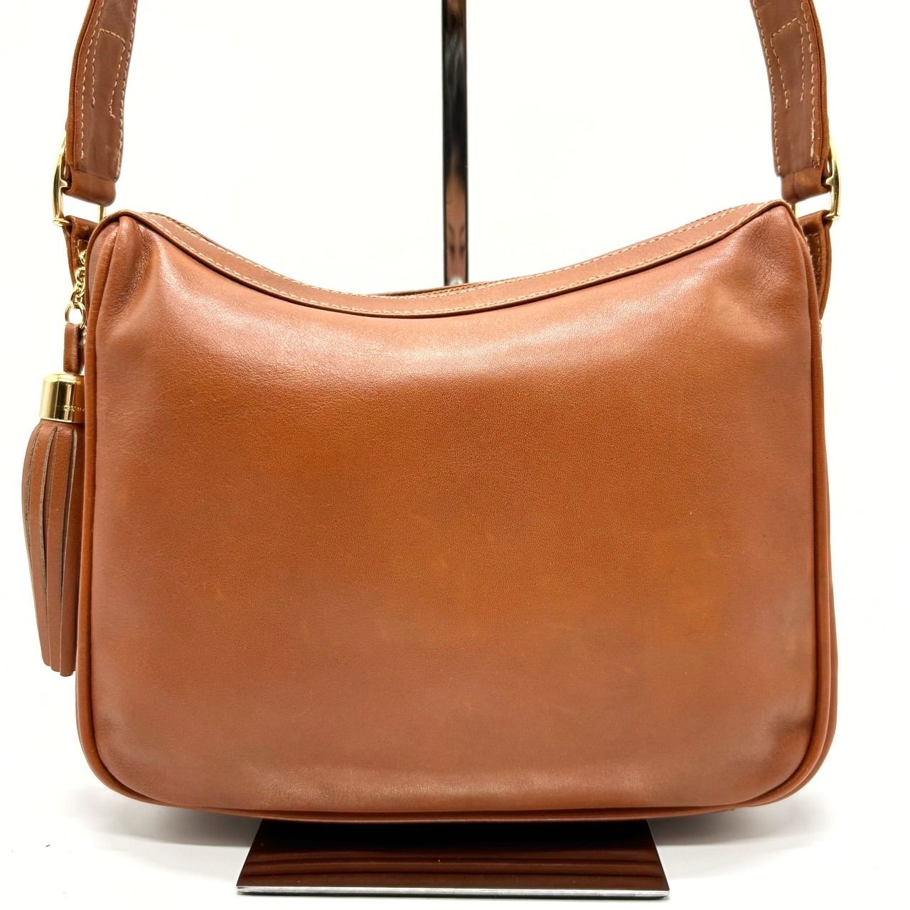 GUCCI グッチ ワンショルダー ロゴ型押し レザー ブラウン