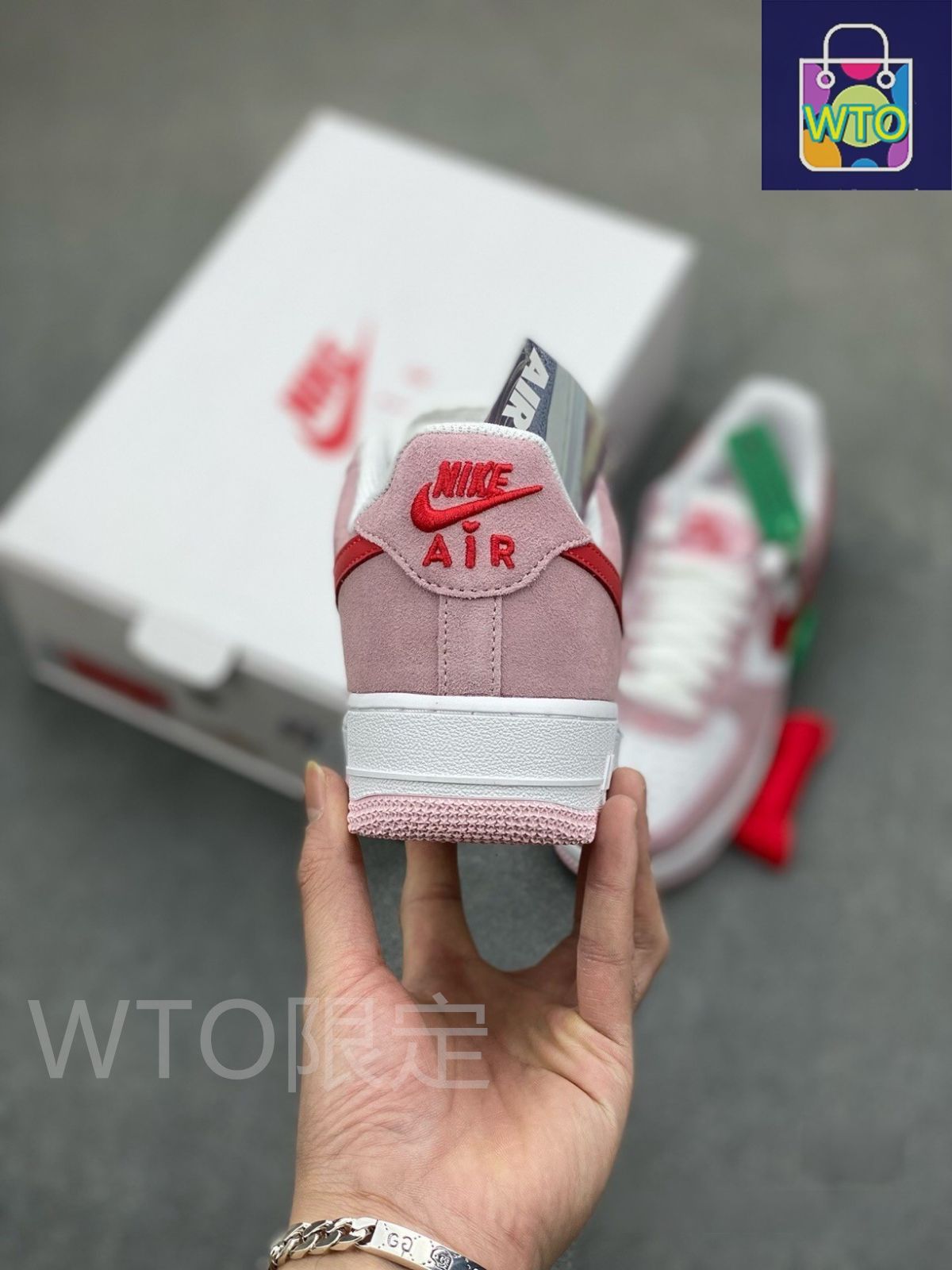 大特価?新品箱付 未使用 NIKE AIR FORCE 1 '07 QS “valentines