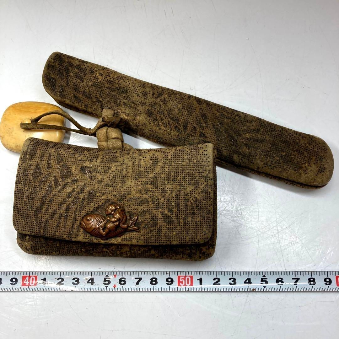 江戸時代 印伝革煙草入 上根付 144g 東Y5-0816 1Fタルカ